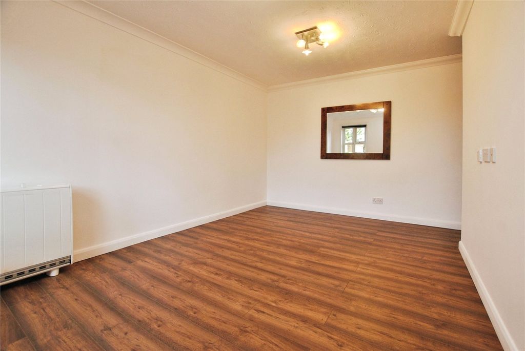 Property photo 2 of 4 Picture No. 04