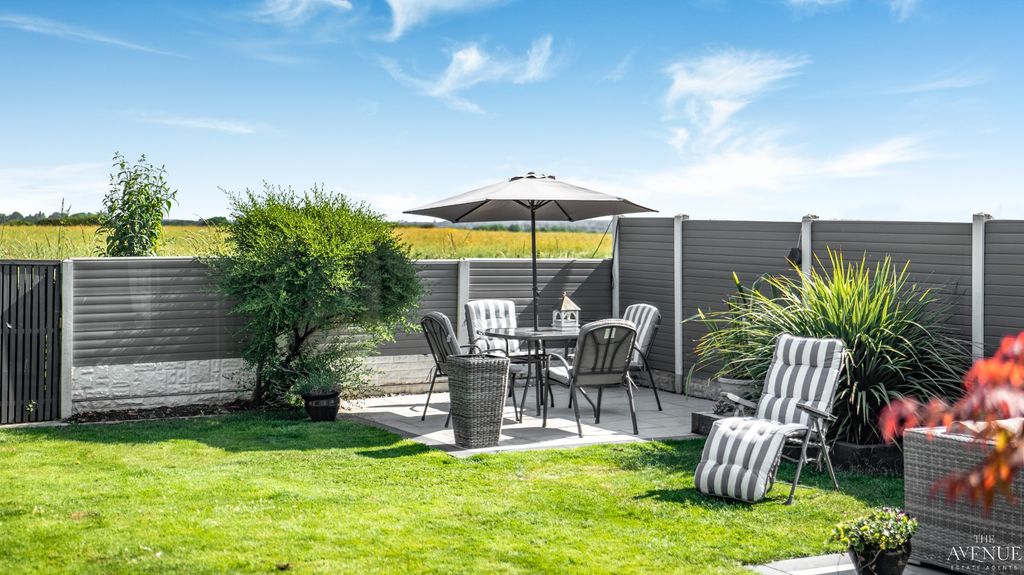 Property photo 3 of 36 3977469