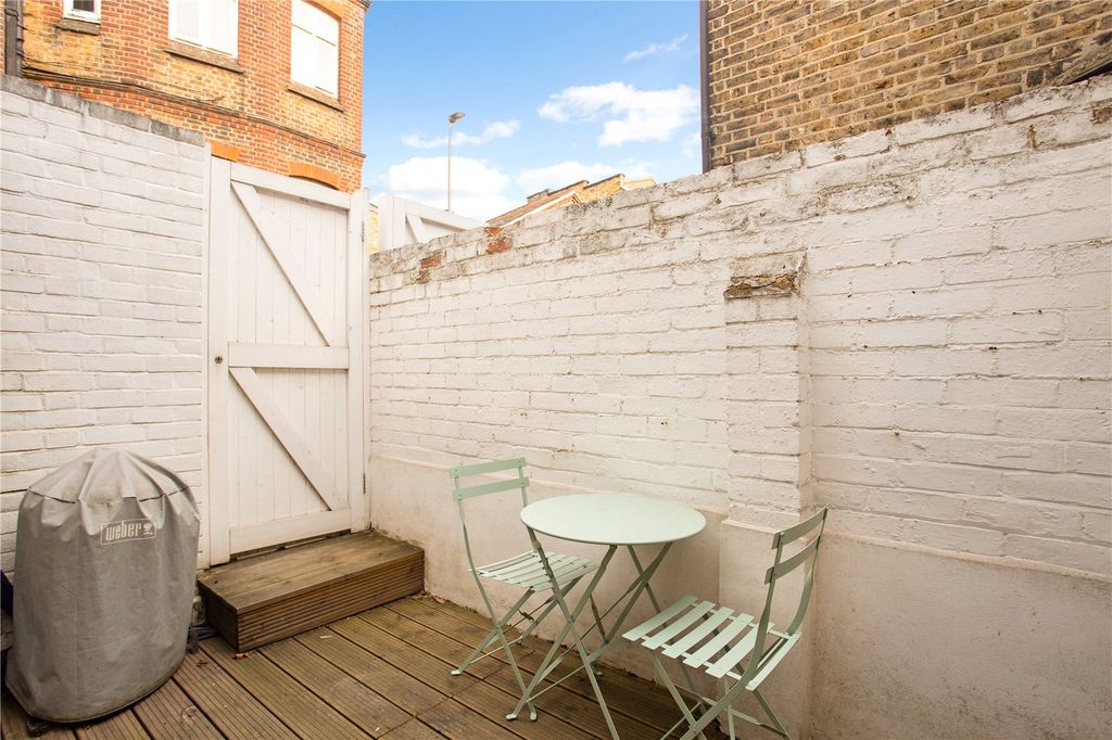 Property photo 3 of 6