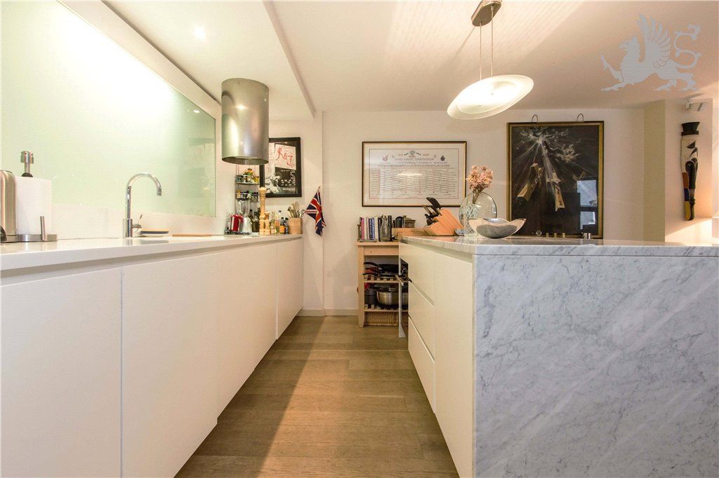 Property photo 2 of 14 Reception/Kitchen