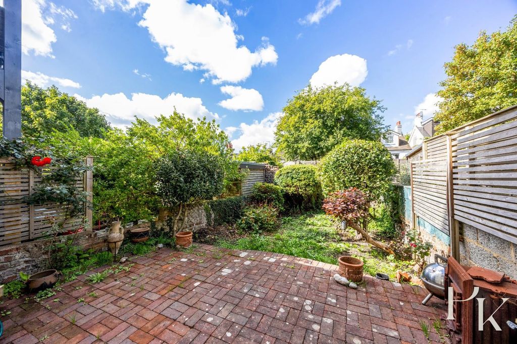 Property photo 3 of 22
