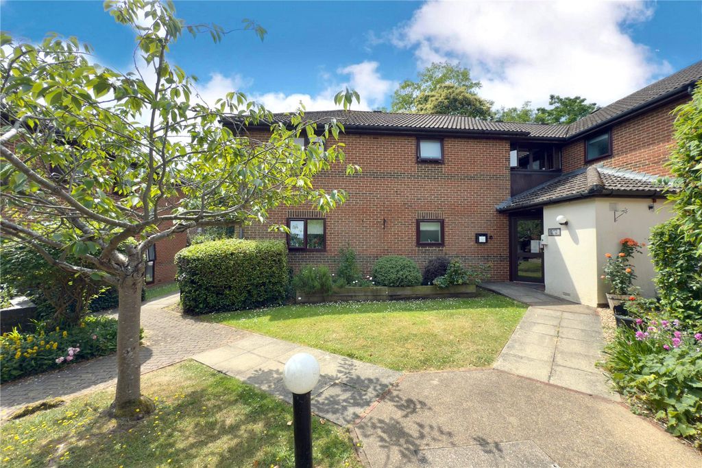 Property photo 1 of 17 Picture No. 23