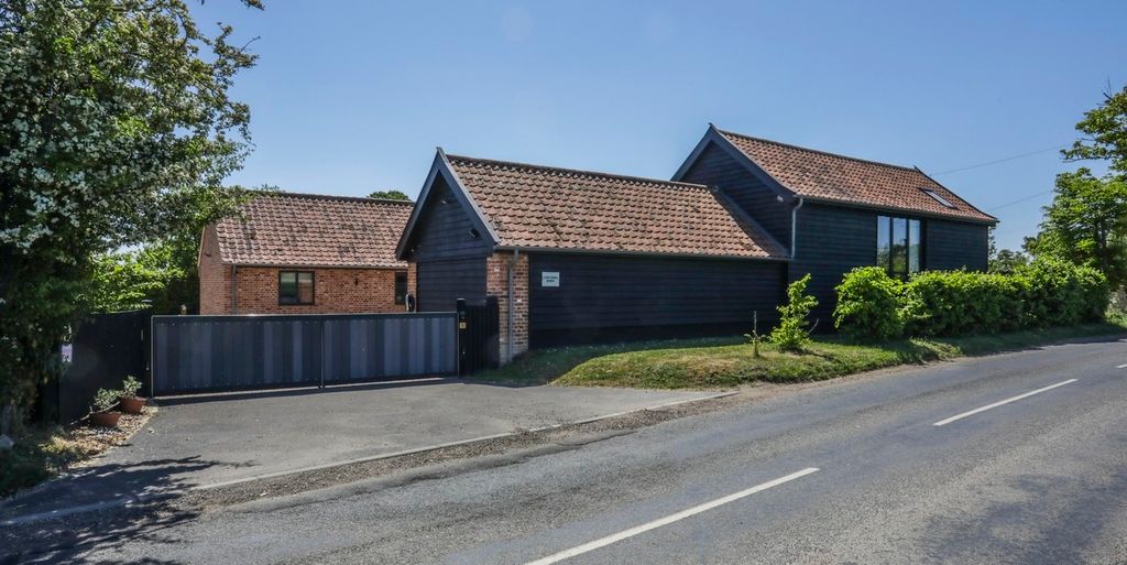 Property photo 3 of 35