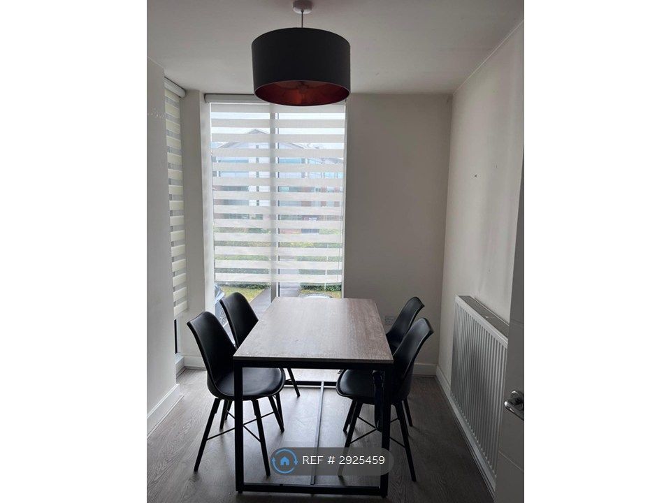 Property photo 2 of 8 Dining Area