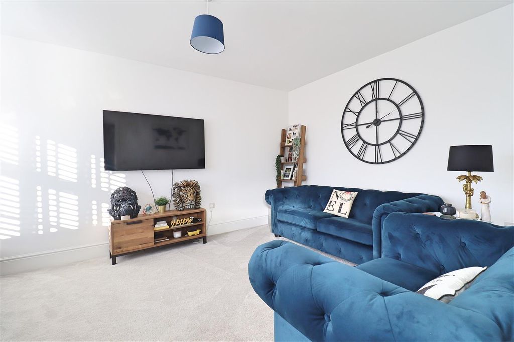 Property photo 2 of 42 Img_2153.Jpg