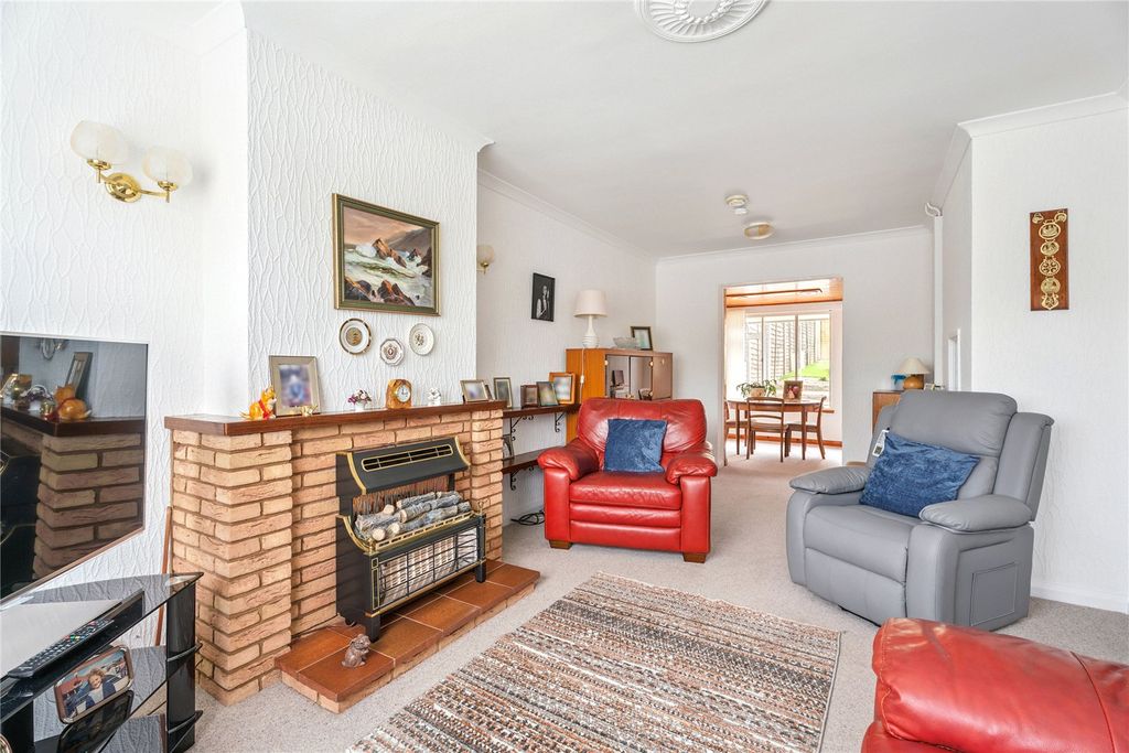 Property photo 3 of 17 Sitting Room