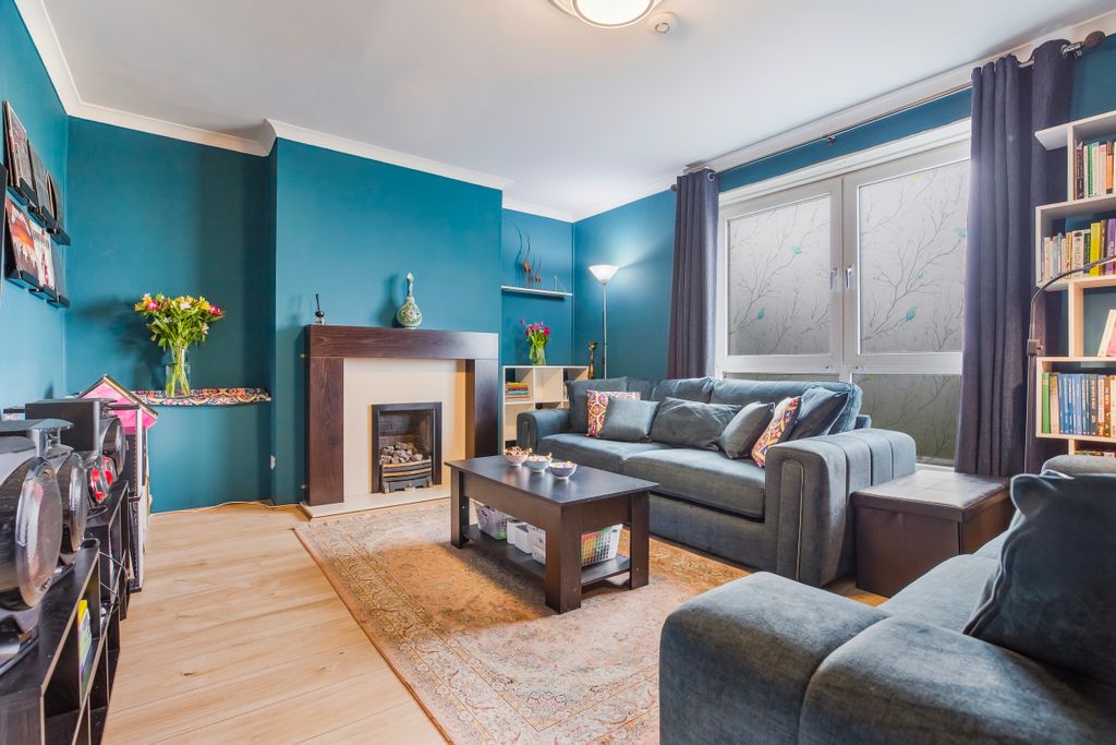 Property photo 2 of 17 Living Room