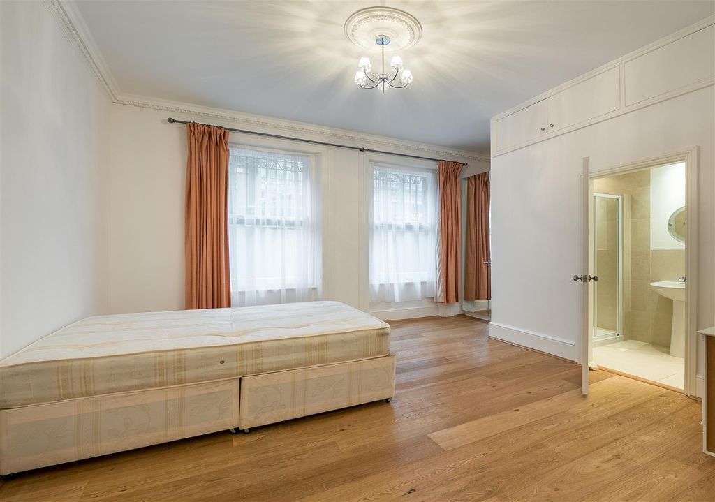 Property photo 3 of 9 Wetherby Mansions 28 New Ph-3.Jpg