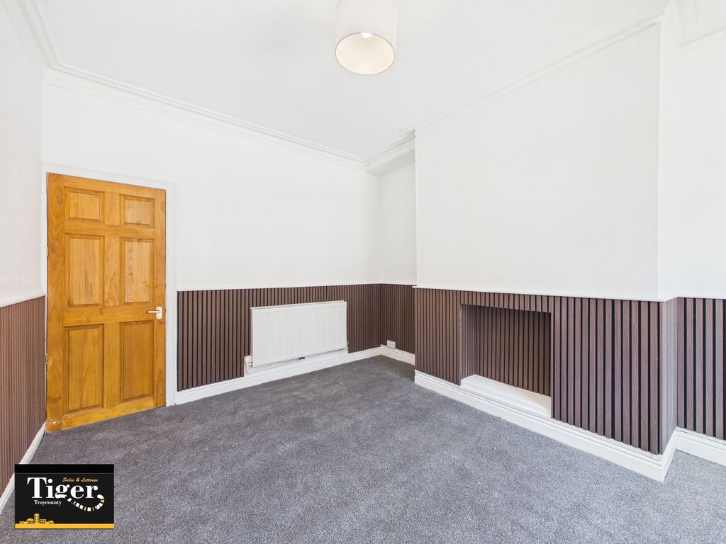 Property photo 2 of 9 Cam03440G0-Pr0575-Still005