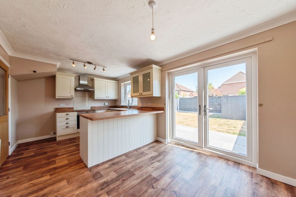 Property photo 3 of 26 Pbox-Img.Jpg