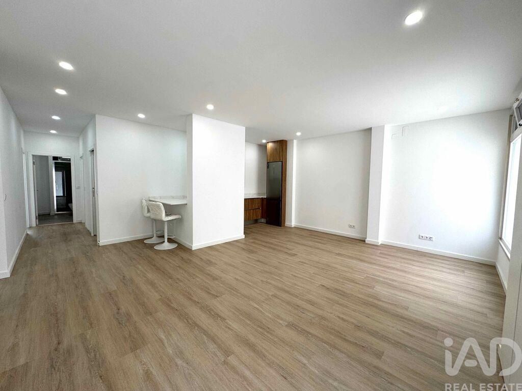 Property photo 2 of 40
