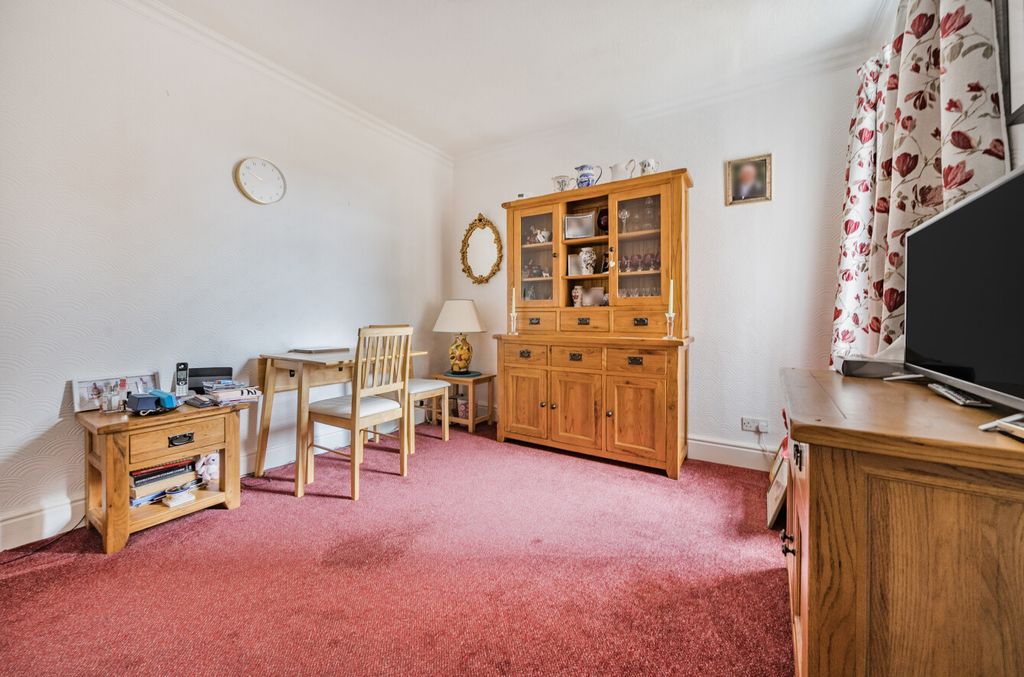 Property photo 3 of 11 1355377-11-68Ca7d...