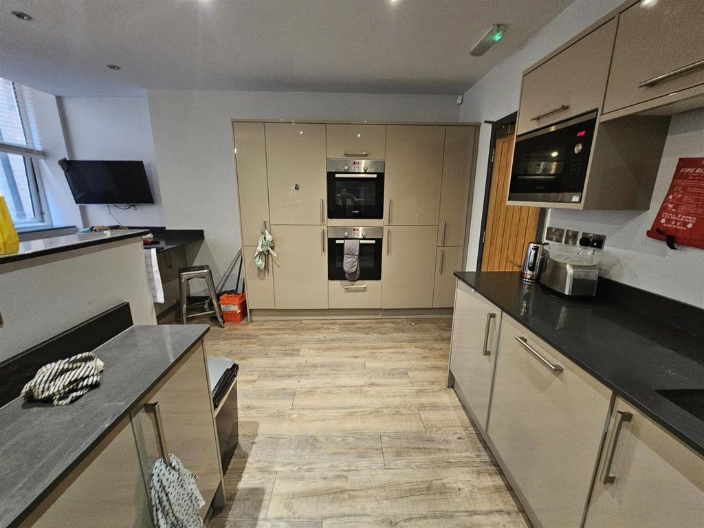 Property photo 2 of 24 423.Jpg