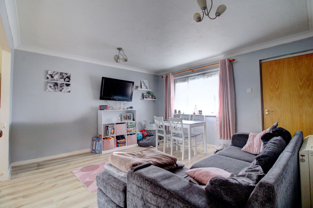 Property photo 3 of 9 Picture No. 24