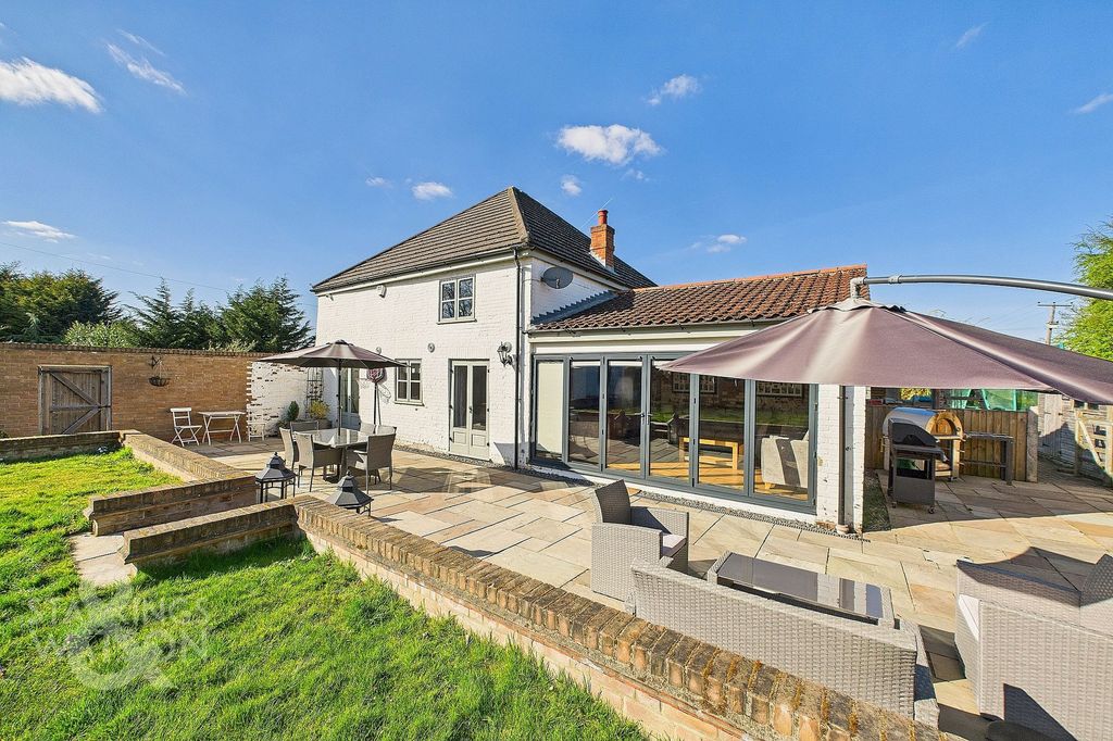 Property photo 1 of 34
