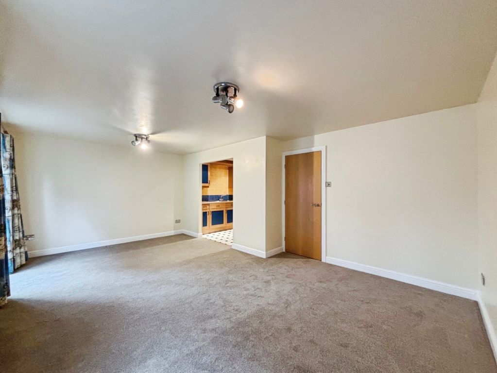 Property photo 2 of 8 Pbox-Img.Jpeg