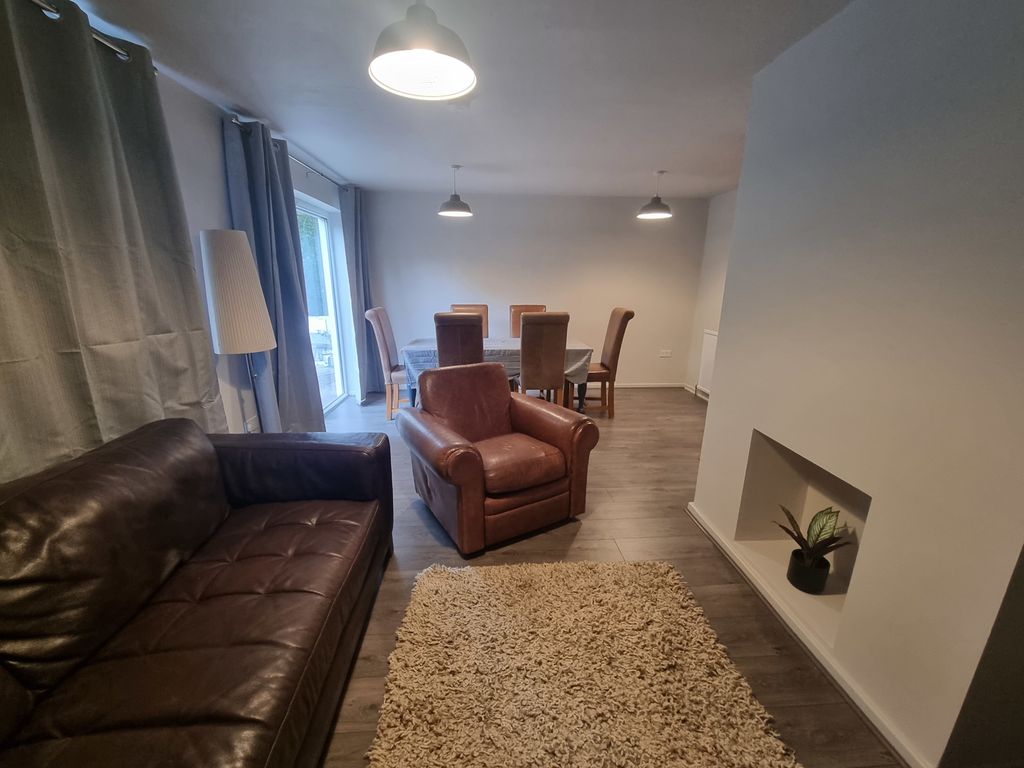 Property photo 3 of 18 Lounge / Diner (B)