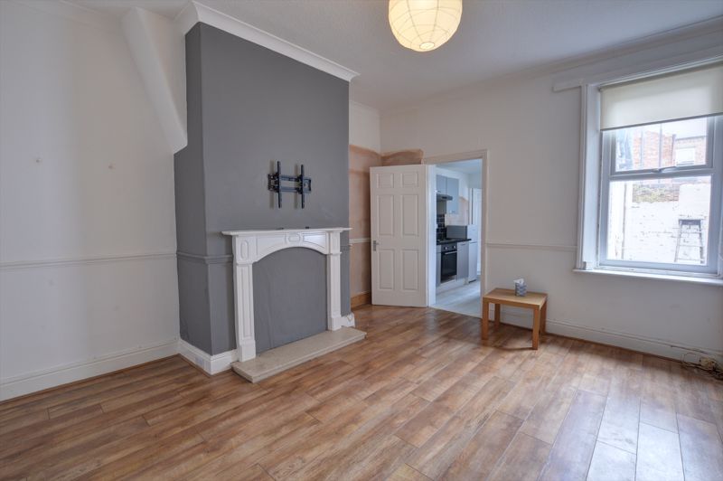 Property photo 3 of 6 Photo 6