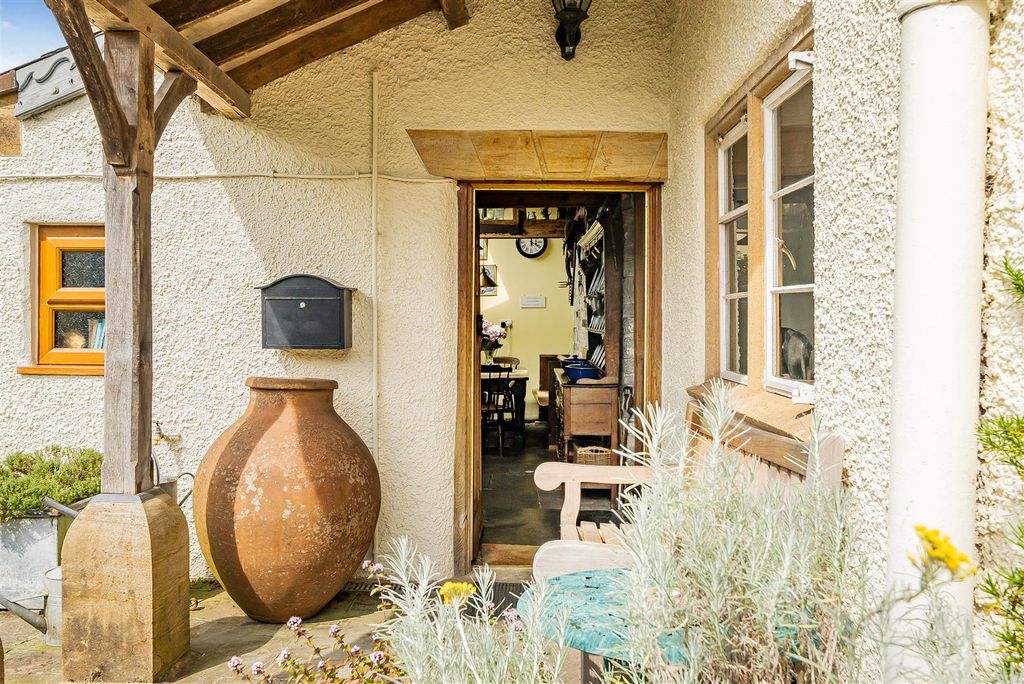Property photo 2 of 19