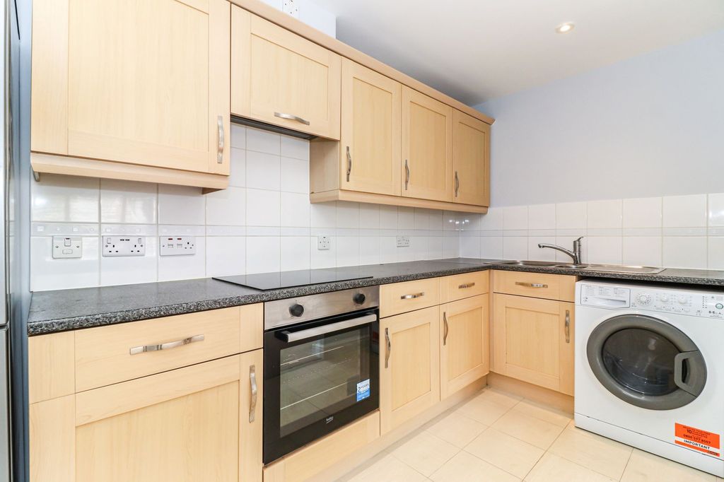 Property photo 3 of 12