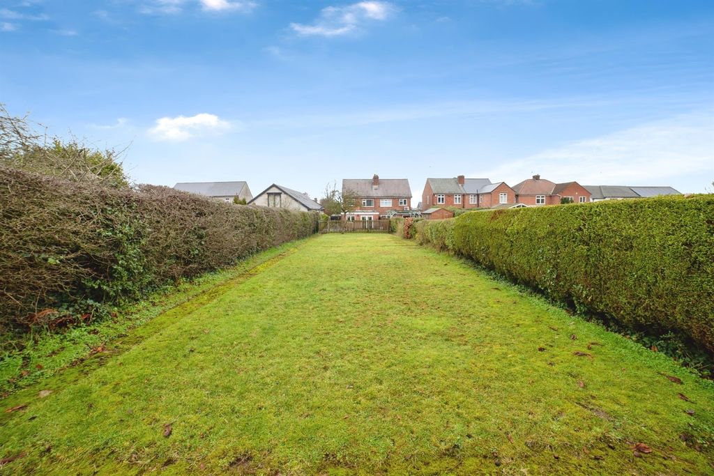 Property photo 3 of 27