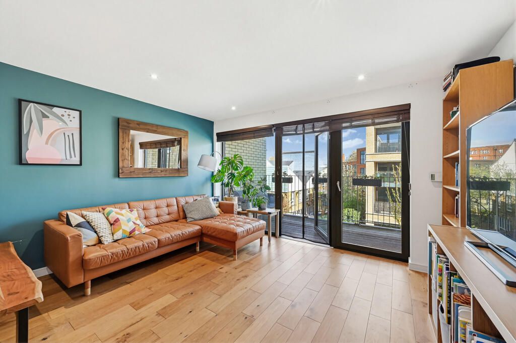 Property photo 2 of 16 Living Room