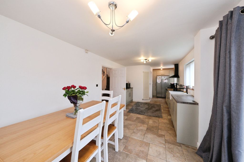 Property photo 2 of 20 Dscf0995