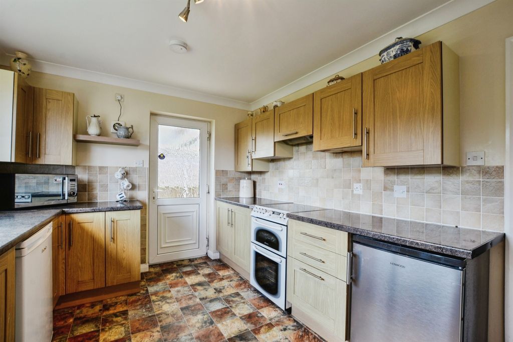 Property photo 3 of 19