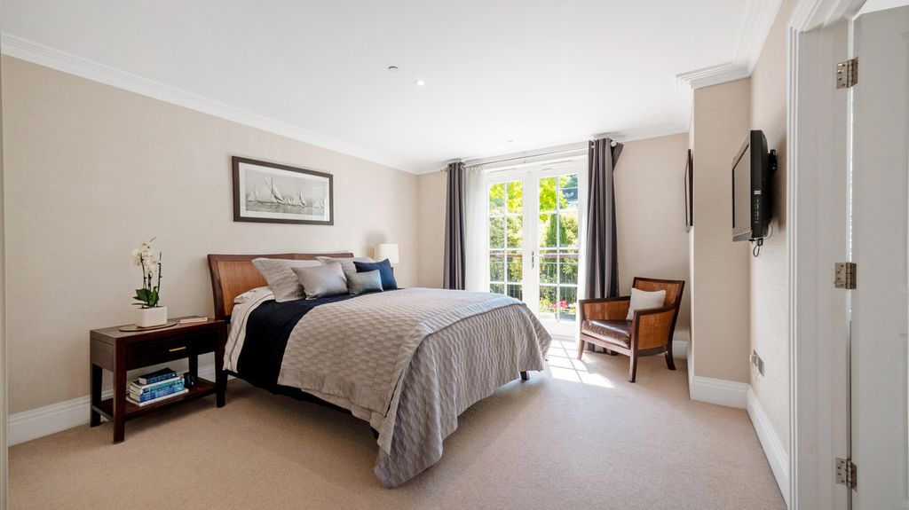 Property photo 3 of 29