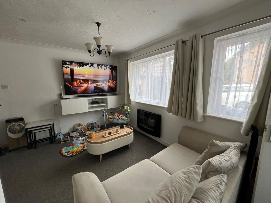 Property photo 2 of 7
