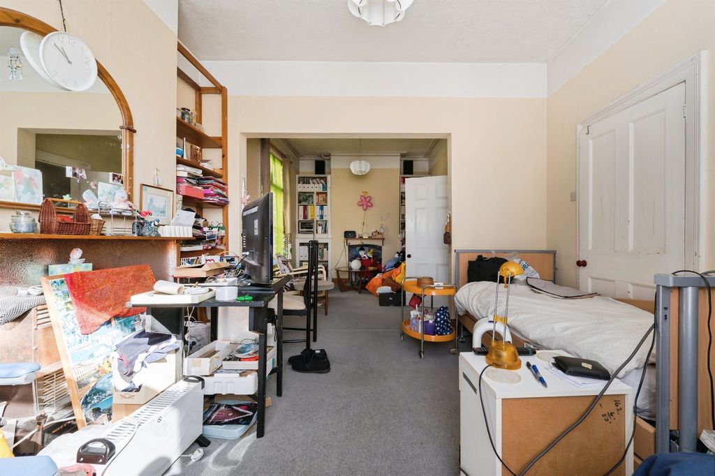 Property photo 3 of 14