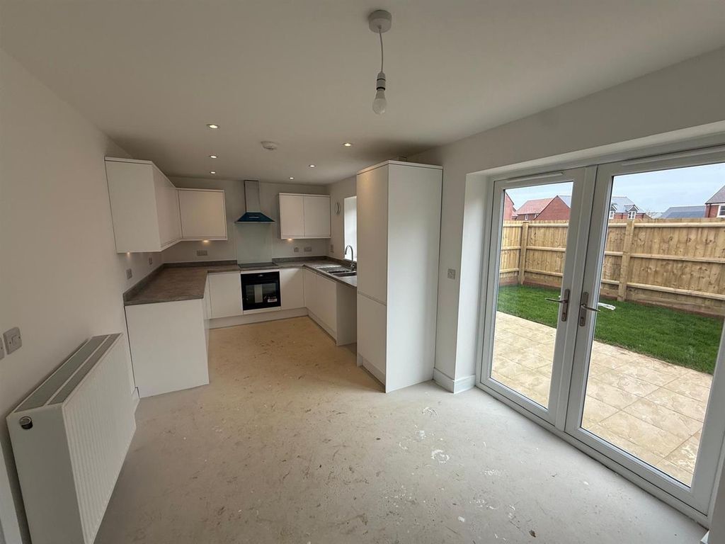 Property photo 3 of 15 Plot 297 Kitchen.Jpeg