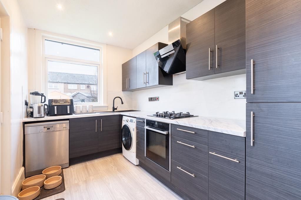 Property photo 3 of 18 Lev1307Cgm Kitchen.Jpg