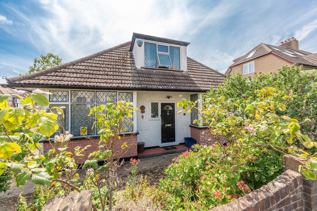Property photo 1 of 17