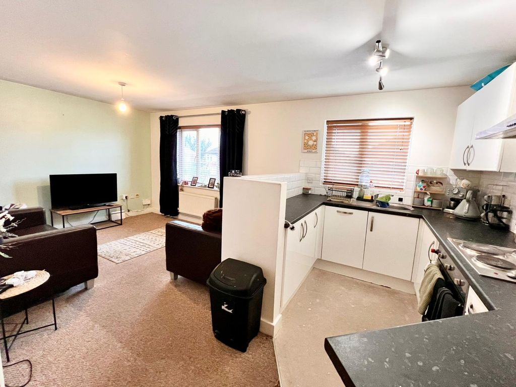 Property photo 2 of 4 Lounge/Kitchen