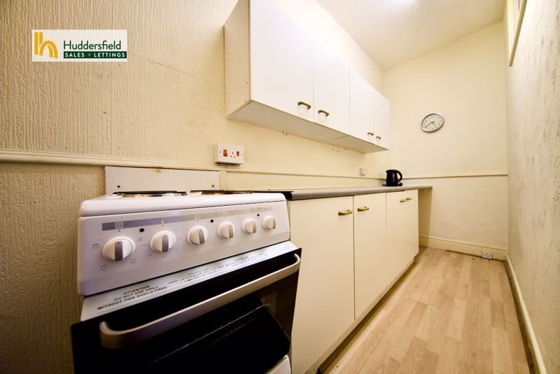 Property photo 3 of 10 Kitchen