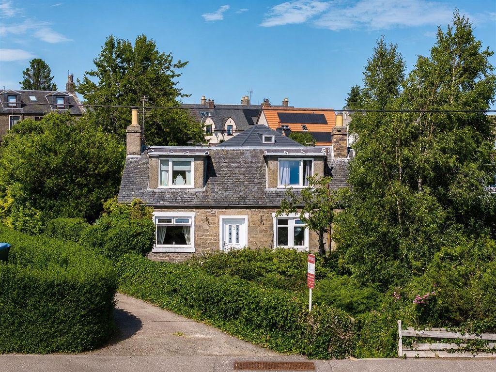 Property photo 1 of 24 162 Coupar Angus Road Birkhill-1.Jpg