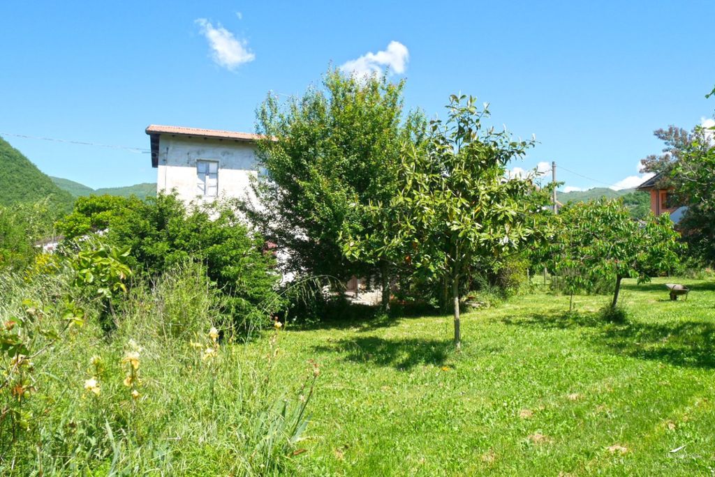 Property photo 2 of 39