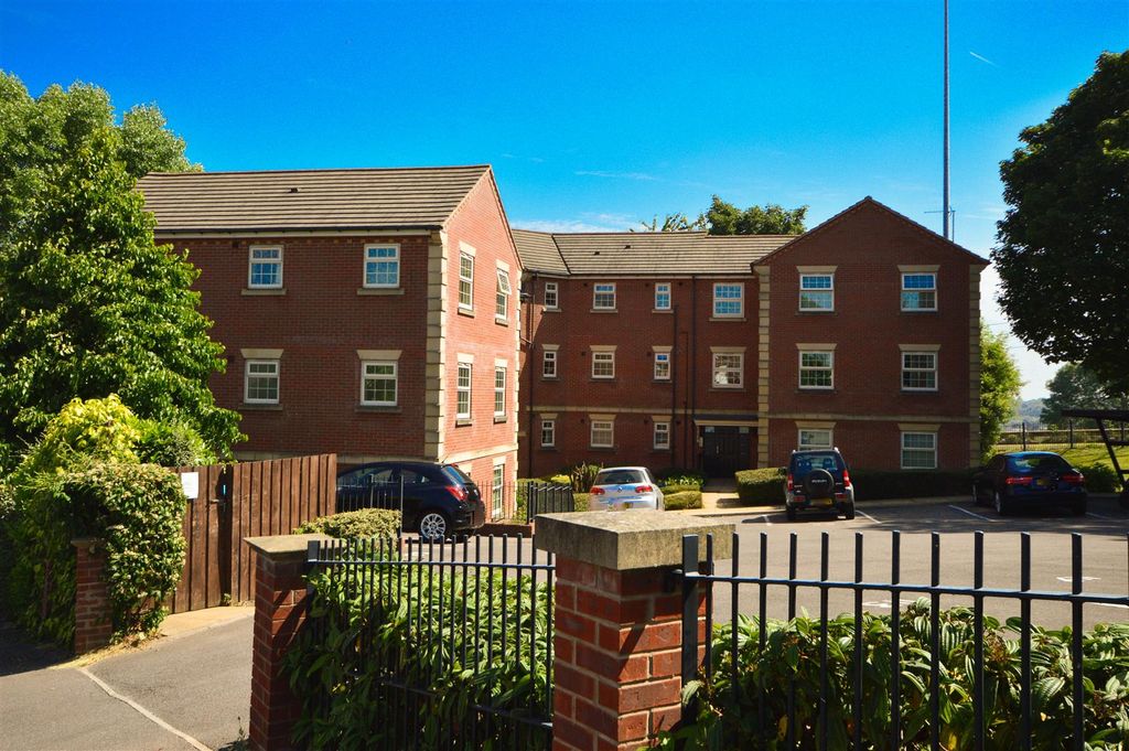 Property photo 2 of 15 Outside