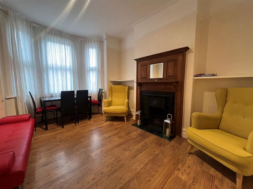 Property photo 2 of 8 7.Jpg