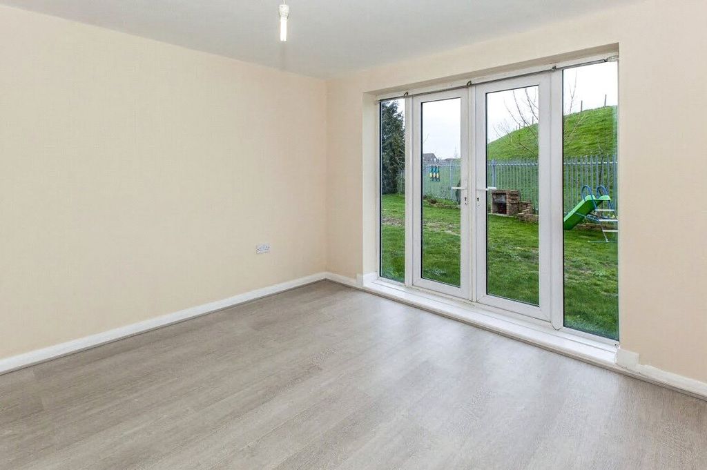 Property photo 2 of 9 Reception Room