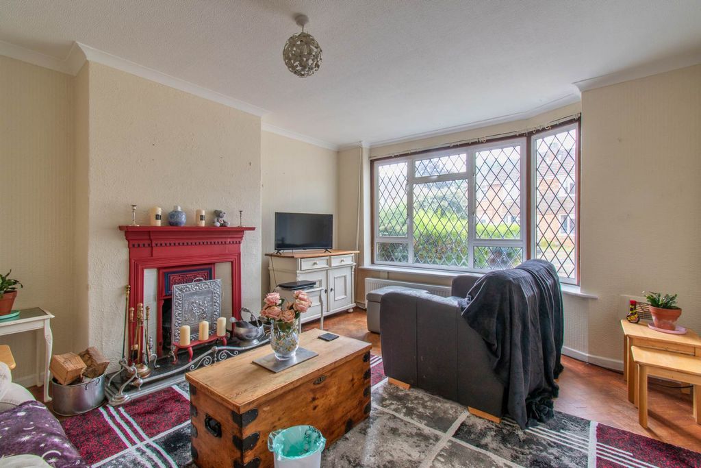 Property photo 3 of 12