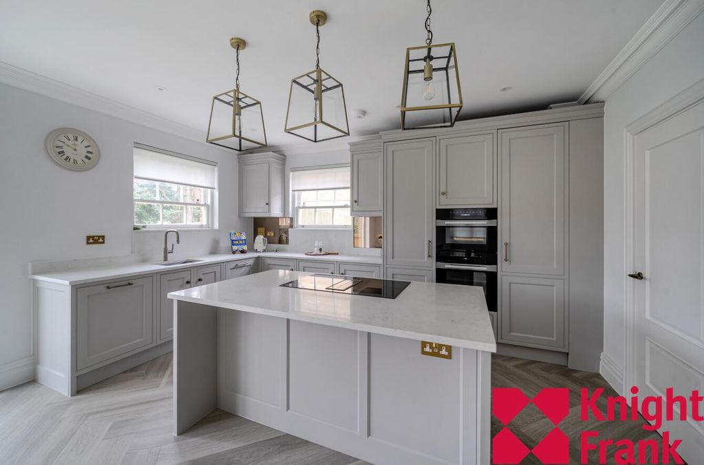 Property photo 1 of 9 Image