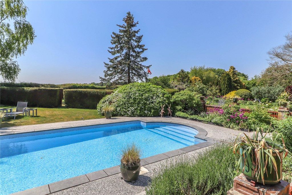 Property photo 2 of 18 Image