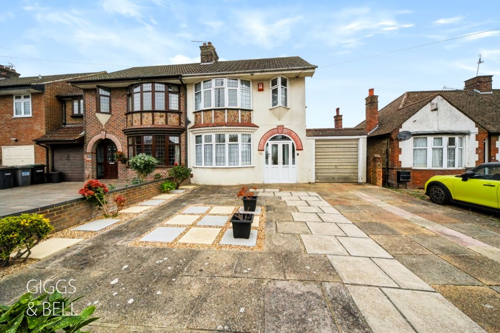 Property photo 1 of 29 5698681