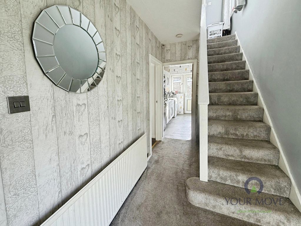 Property photo 3 of 16 Entrance Hall