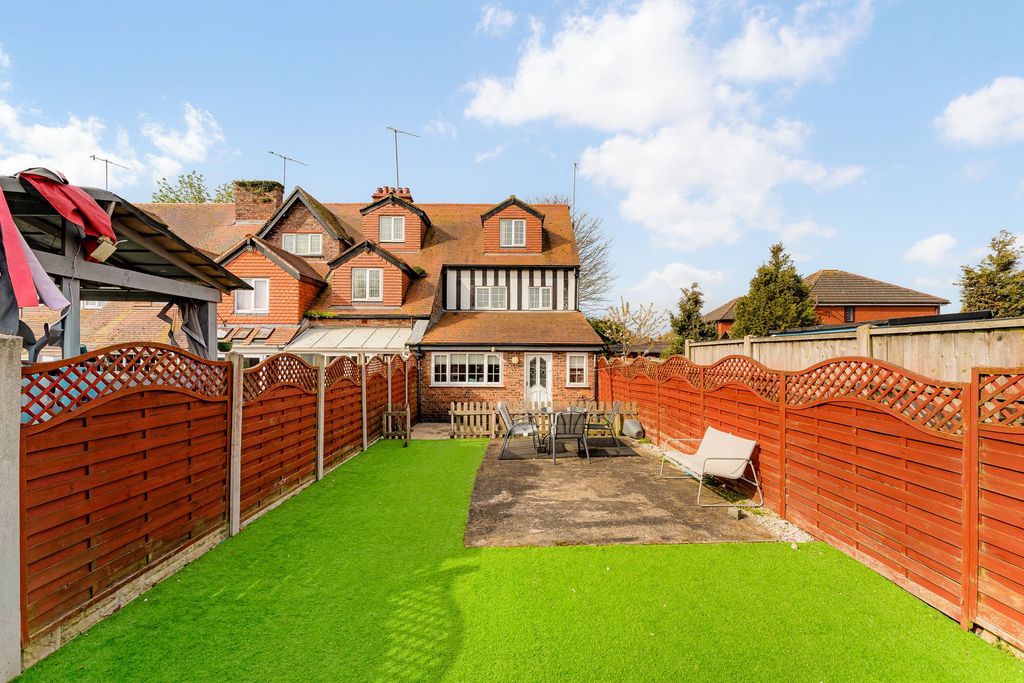 Property photo 2 of 40