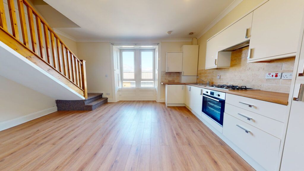 Property photo 2 of 30