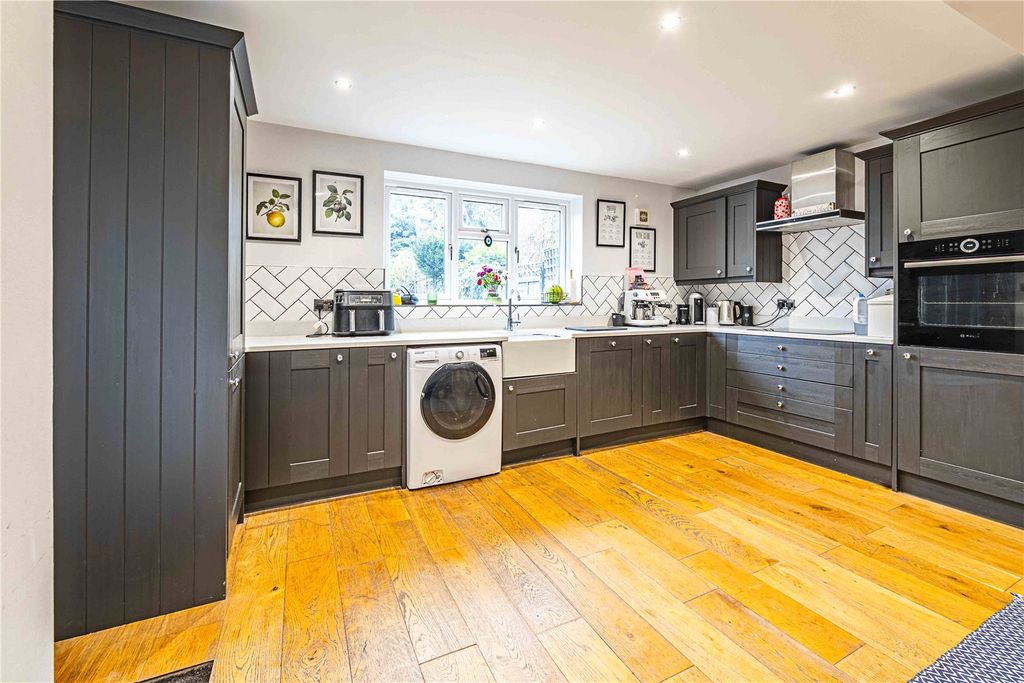 Property photo 2 of 15 Picture No. 16