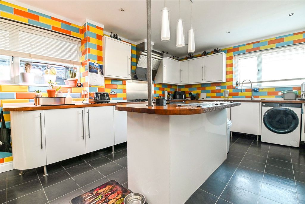 Property photo 3 of 19 Picture No. 03